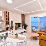 Infinity Blue Lux * Kavala